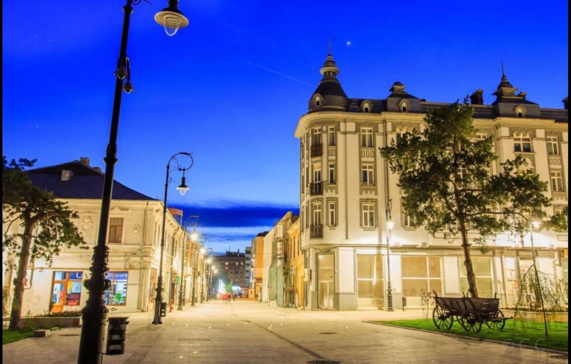 Galla Old Town Center Craiova Buitenkant foto